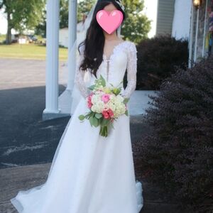 Elegant White Lace Wedding Dress